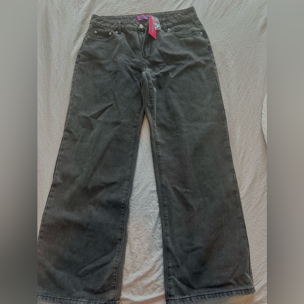 Edikted Raelynn Washed Low Rise Jeans - Picture 4 of 5